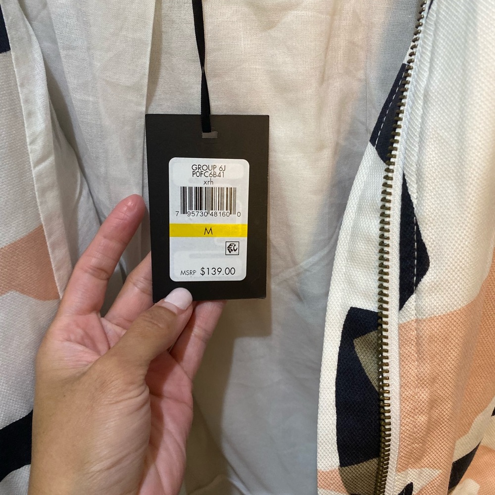NEW DKNY thin jacket - Picture 6 of 7